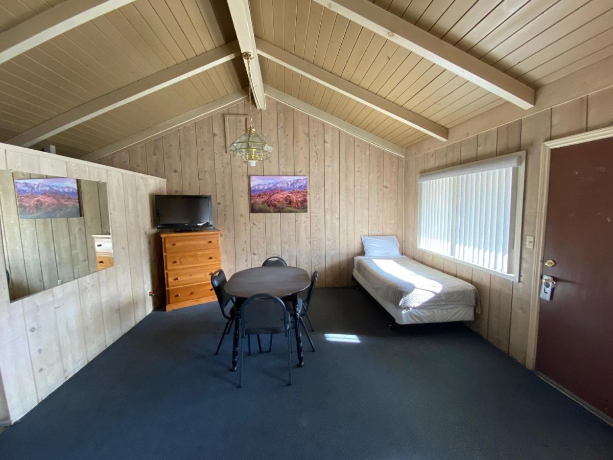 Bristlecone Motel บิกไพน์ ภายนอก รูปภาพ