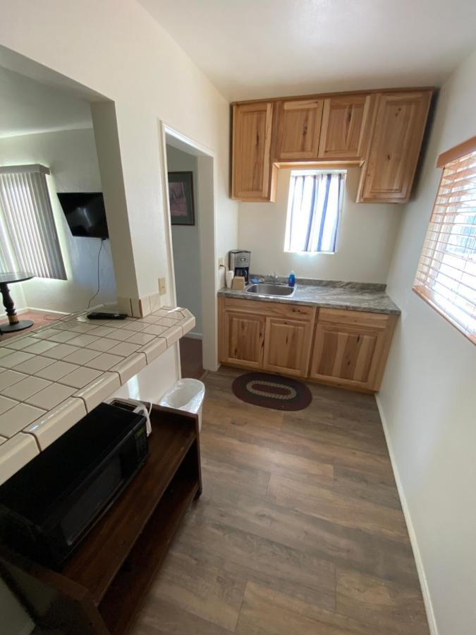 Bristlecone Motel บิกไพน์ ภายนอก รูปภาพ