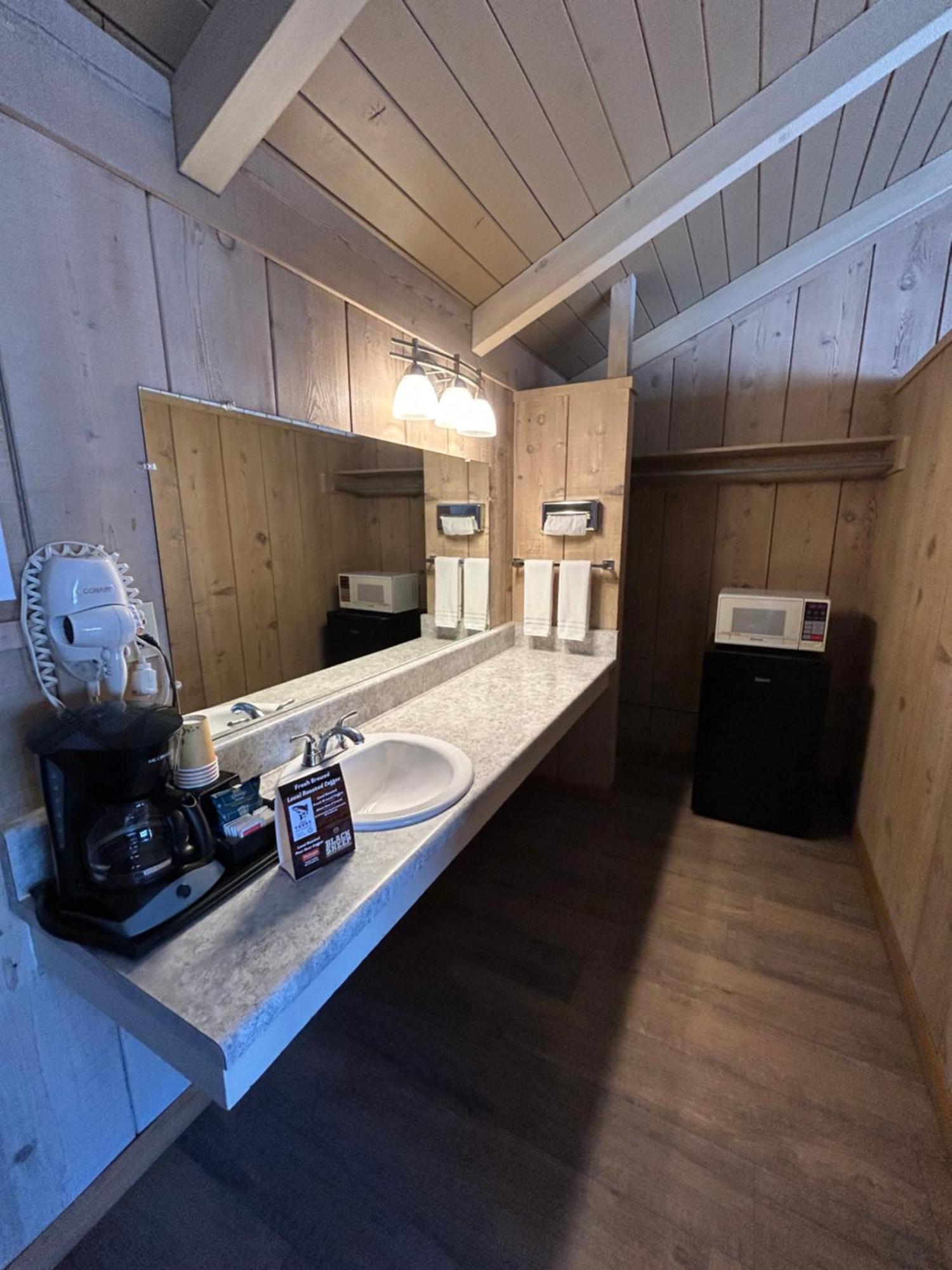 Bristlecone Motel บิกไพน์ ภายนอก รูปภาพ
