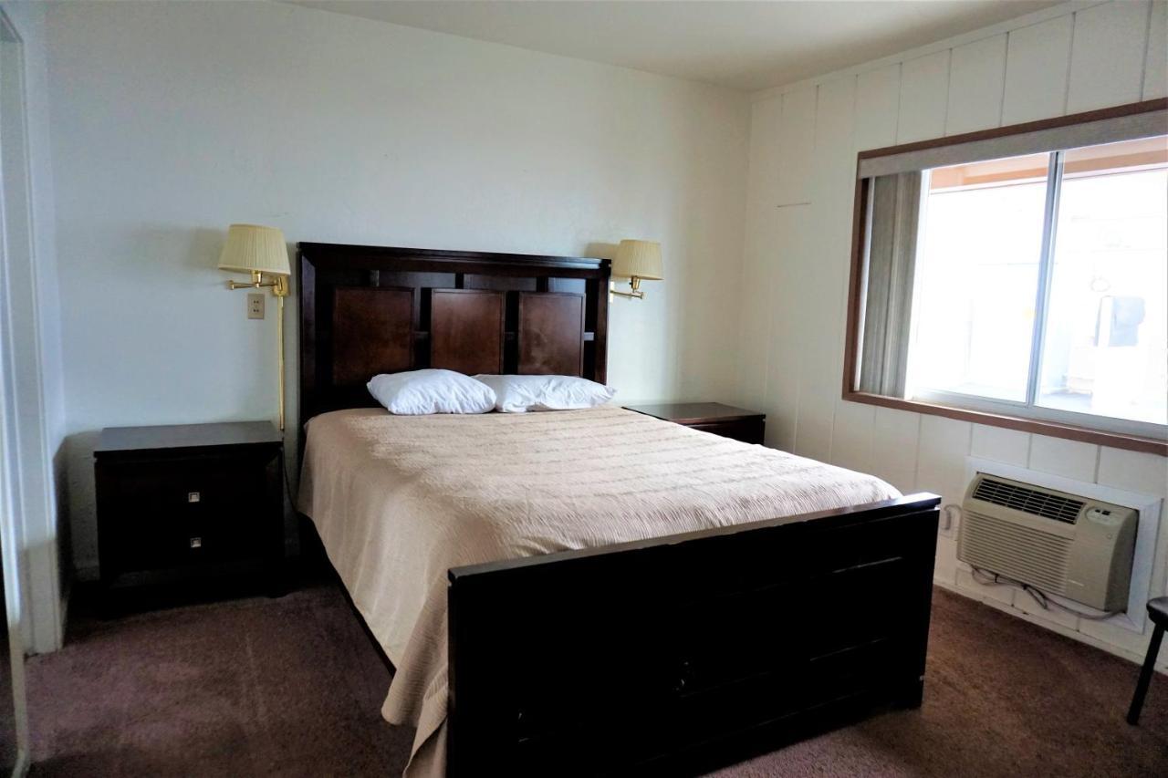 Bristlecone Motel บิกไพน์ ภายนอก รูปภาพ